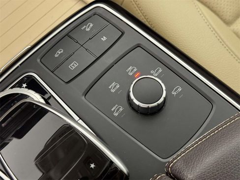 Used 2017 Mercedes-Benz GLS 450 4MATIC image 31