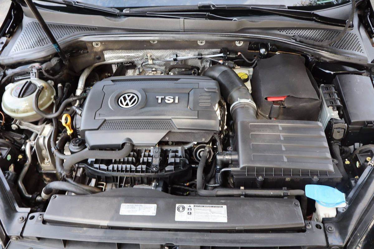 Used 2016 Volkswagen Golf Limited Edition FWD image 39