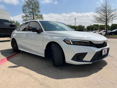 Used 2022 Honda Civic Sport image 2