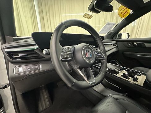 Used 2025 Buick Enclave Sport Touring image 27