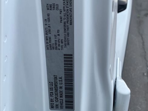 Used 2025 Jeep Wrangler Sahara image 28