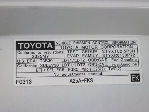 Certified 2025 Toyota RAV4 LE FWD image 27