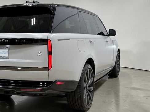 Used 2024 Land Rover Range Rover SV image 17