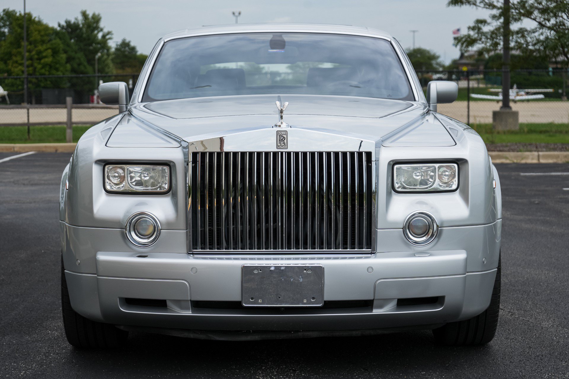Used 2005 Rolls-Royce Phantom Sedan RWD image 2