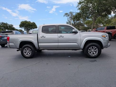 Used 2017 Toyota Tacoma SR5 w/ Tow Package RWD image 3
