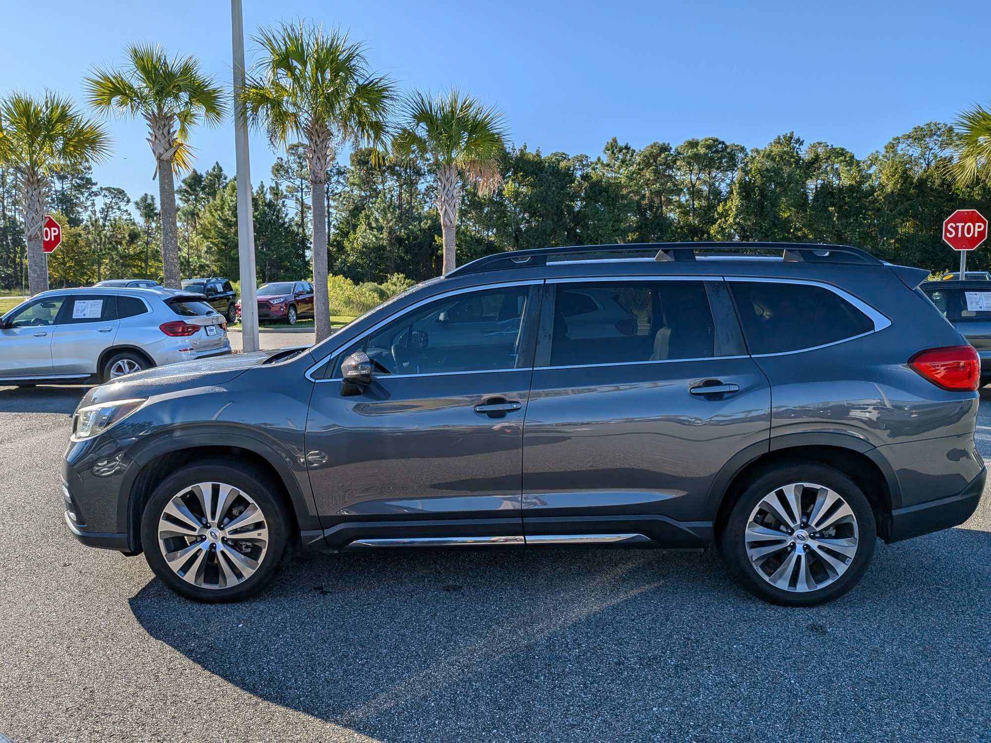 Used 2022 Subaru Ascent Limited w/ Technology Package AWD/4WD image 7