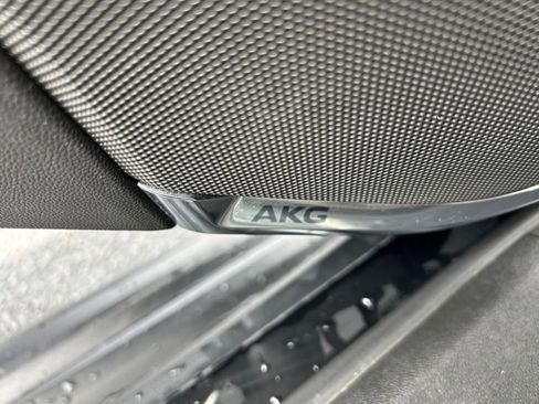 Used 2023 Cadillac Escalade ESV Premium Luxury image 39