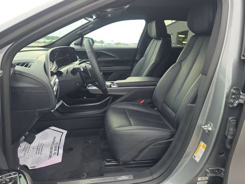 Used 2024 Cadillac Lyriq Luxury w/ LPO, Floor Liner Package AWD/4WD image 2
