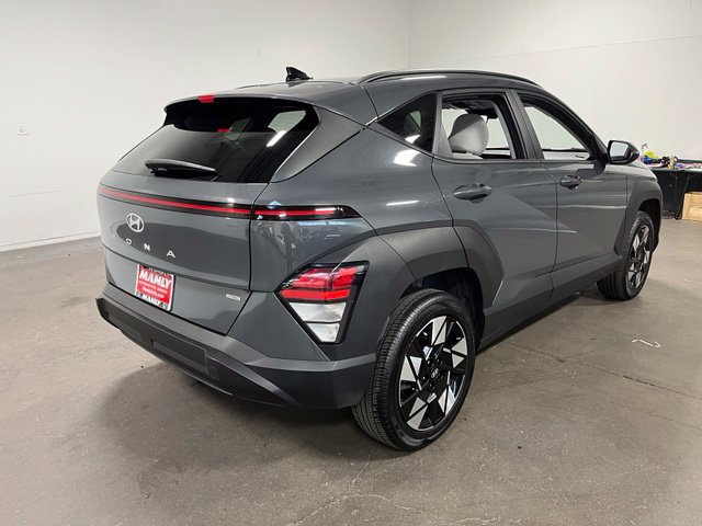 Used 2025 Hyundai Kona SEL AWD/4WD image 3