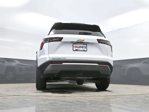 Used 2025 Chevrolet Equinox LT AWD/4WD image 37