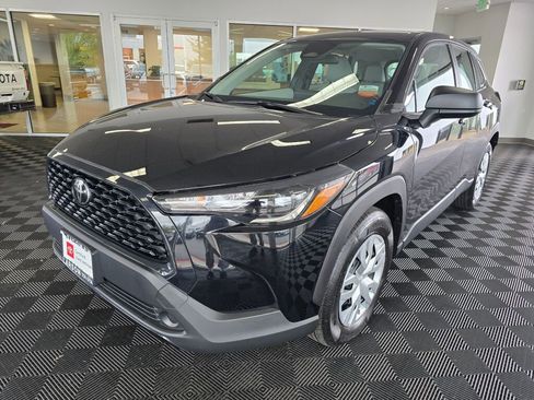Used 2023 Toyota Corolla Cross L image 7