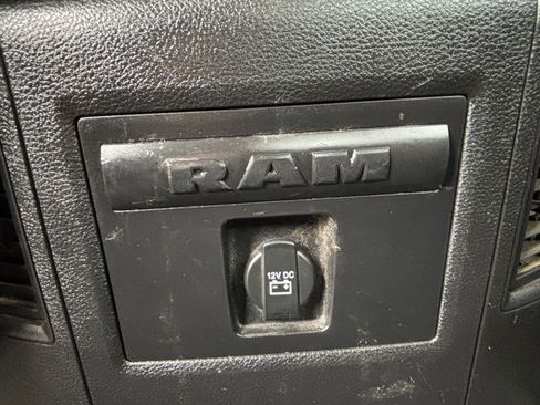 Used 2018 RAM 1500 Classic SLT image 14