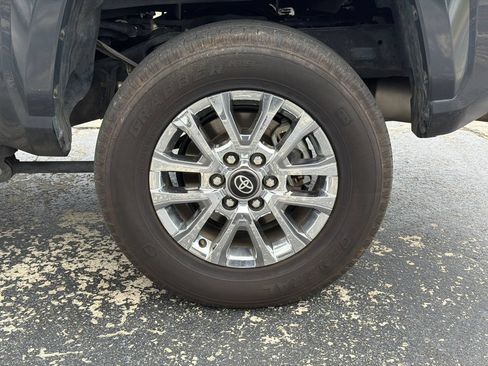 Used 2024 Toyota Tacoma Limited AWD/4WD image 19