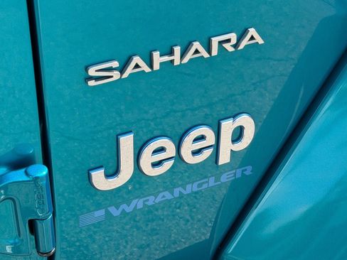 Used 2024 Jeep Wrangler Unlimited Sahara AWD/4WD image 18