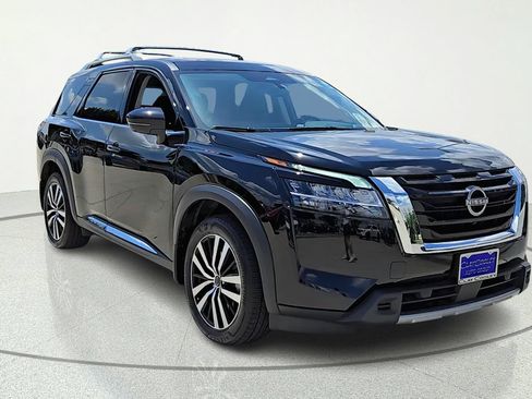 Certified 2024 Nissan Pathfinder Platinum w/ Cargo Package AWD/4WD image 1