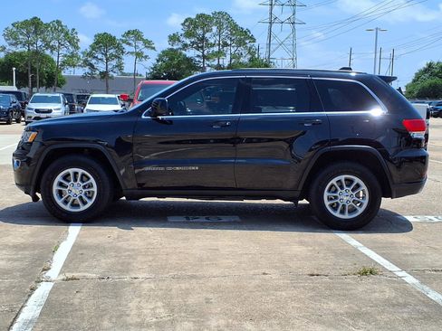 Used 2019 Jeep Grand Cherokee Laredo RWD image 25
