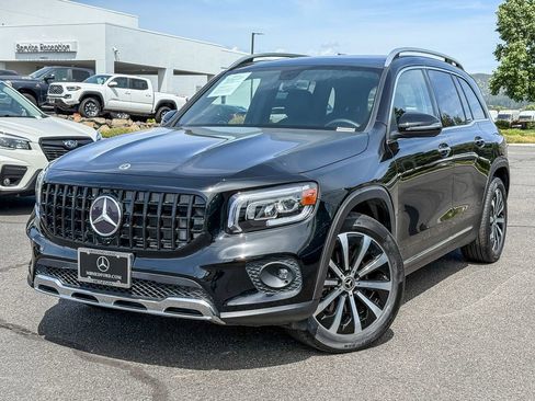 Used 2022 Mercedes-Benz GLB 250 4MATIC w/ Premium Package Lite image 1