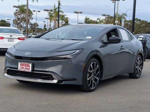 Used 2025 Toyota Prius Plug-In Hybrid image 11