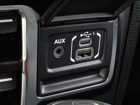 Used 2025 Jeep Wrangler Unlimited Sahara image 24