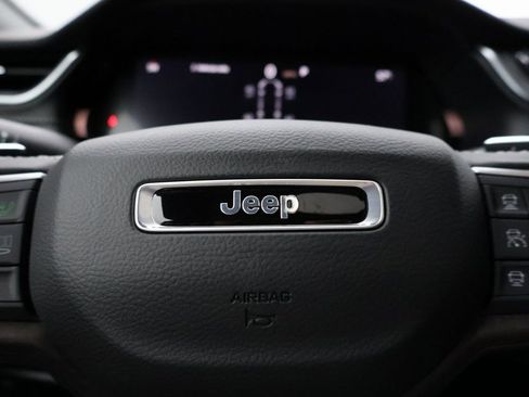 New 2025 Jeep Grand Cherokee L Limited image 29