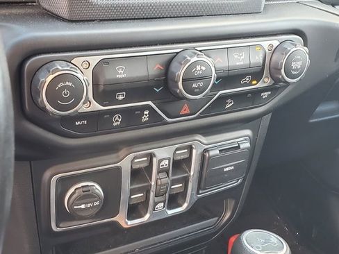 Certified 2020 Jeep Wrangler Unlimited Sahara AWD/4WD image 25