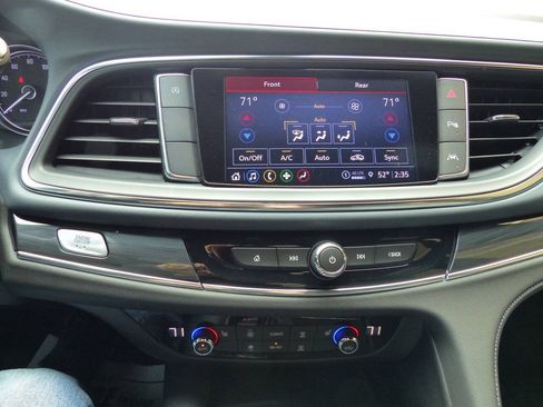 Used 2023 Buick Enclave Essence w/ LPO, Floor Liner Package FWD image 33