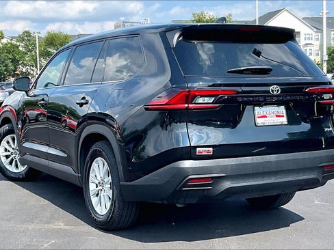 Used 2025 Toyota Grand Highlander FWD image 11