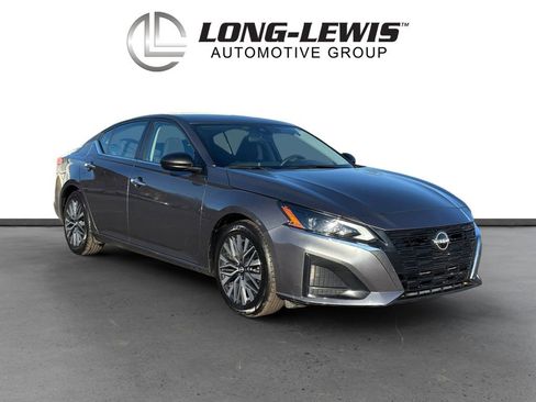 Used 2024 Nissan Altima 2.5 SV image 10