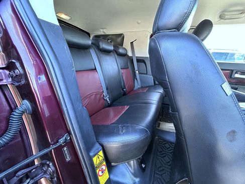 Used 2007 Toyota FJ Cruiser Base image 18