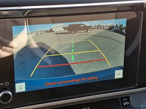 Used 2025 Toyota Camry SE image 17