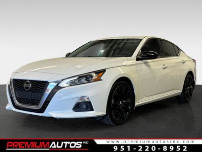 Used 2022 Nissan Altima 2.5 SR w/ Midnight Edition Package