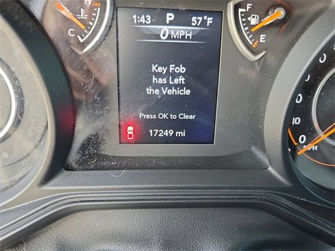 Used 2025 Jeep Gladiator Nighthawk image 27