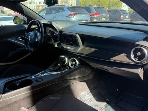 Used 2020 Chevrolet Camaro LT image 12