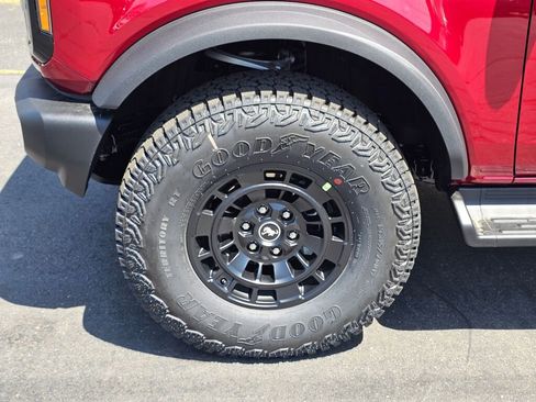 New 2026 Ford Bronco Outer Banks w/ Sasquatch Package AWD/4WD image 9