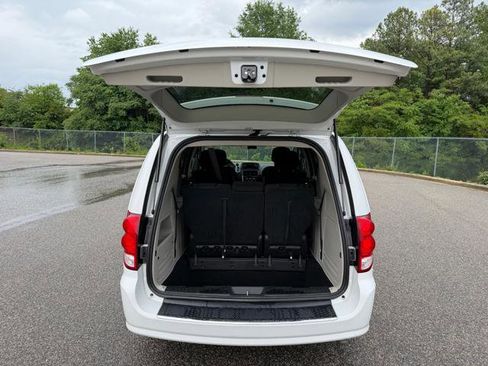 Used 2016 Dodge Grand Caravan SE w/ Quick Order Package 29E SE FWD image 17