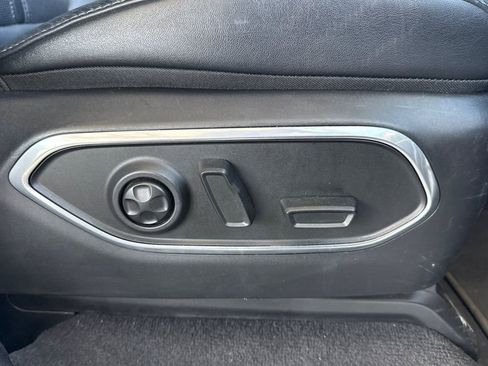 Used 2024 Jeep Wagoneer L Series II w/ Flexible Seating Group image 29