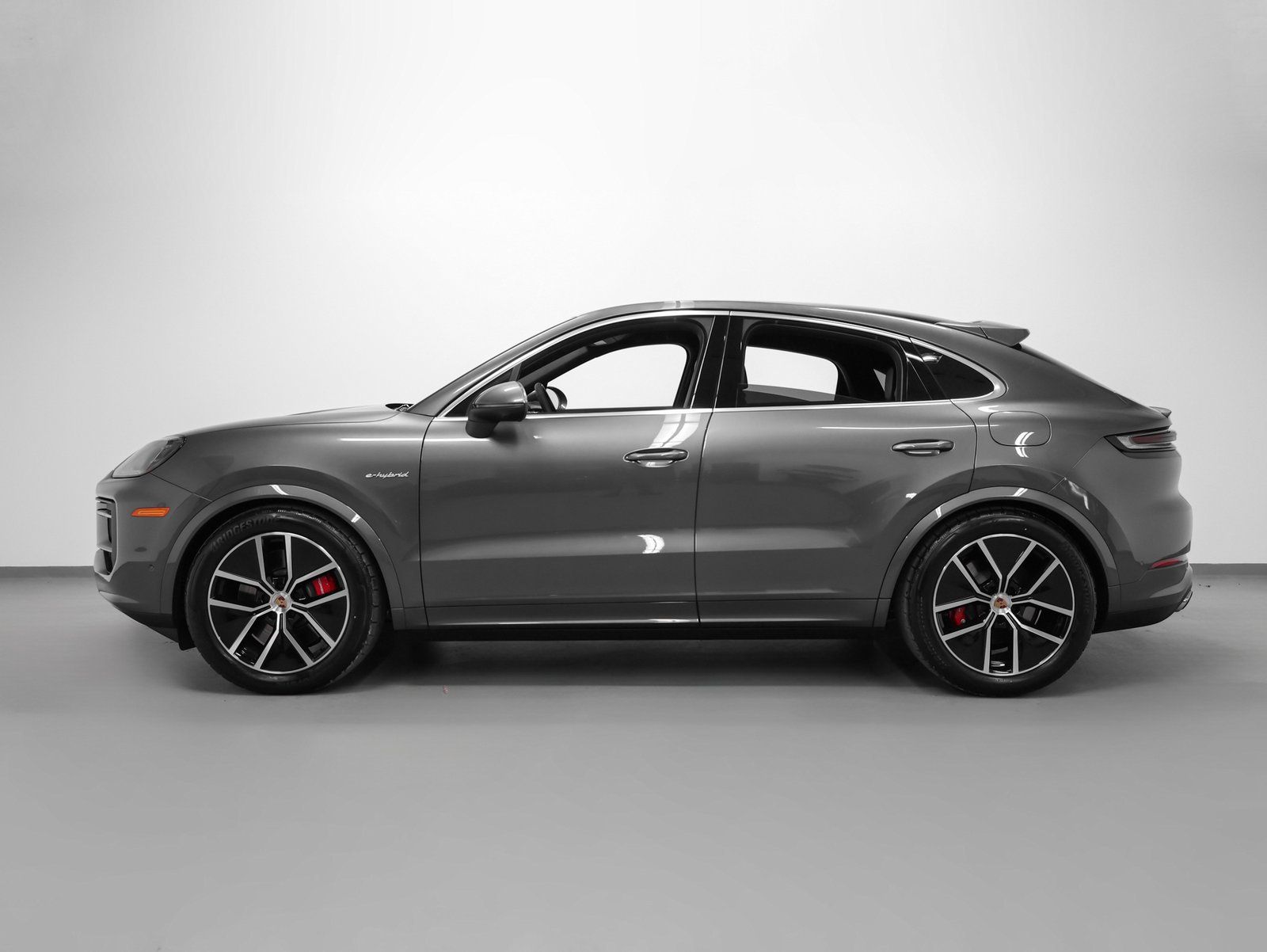 Certified 2026 Porsche Cayenne S AWD/4WD image 2