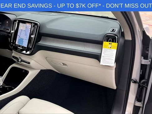 Used 2025 Volvo XC40 B5 Ultra w/ Protection Package Premier image 18