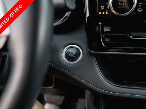 Used 2024 Toyota Highlander Limited FWD image 18