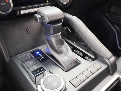 Used 2025 Toyota Tacoma SR5 AWD/4WD image 9