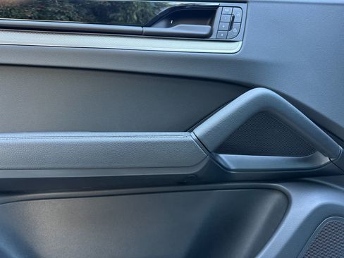 Certified 2025 Porsche Cayenne Coupe AWD/4WD image 12