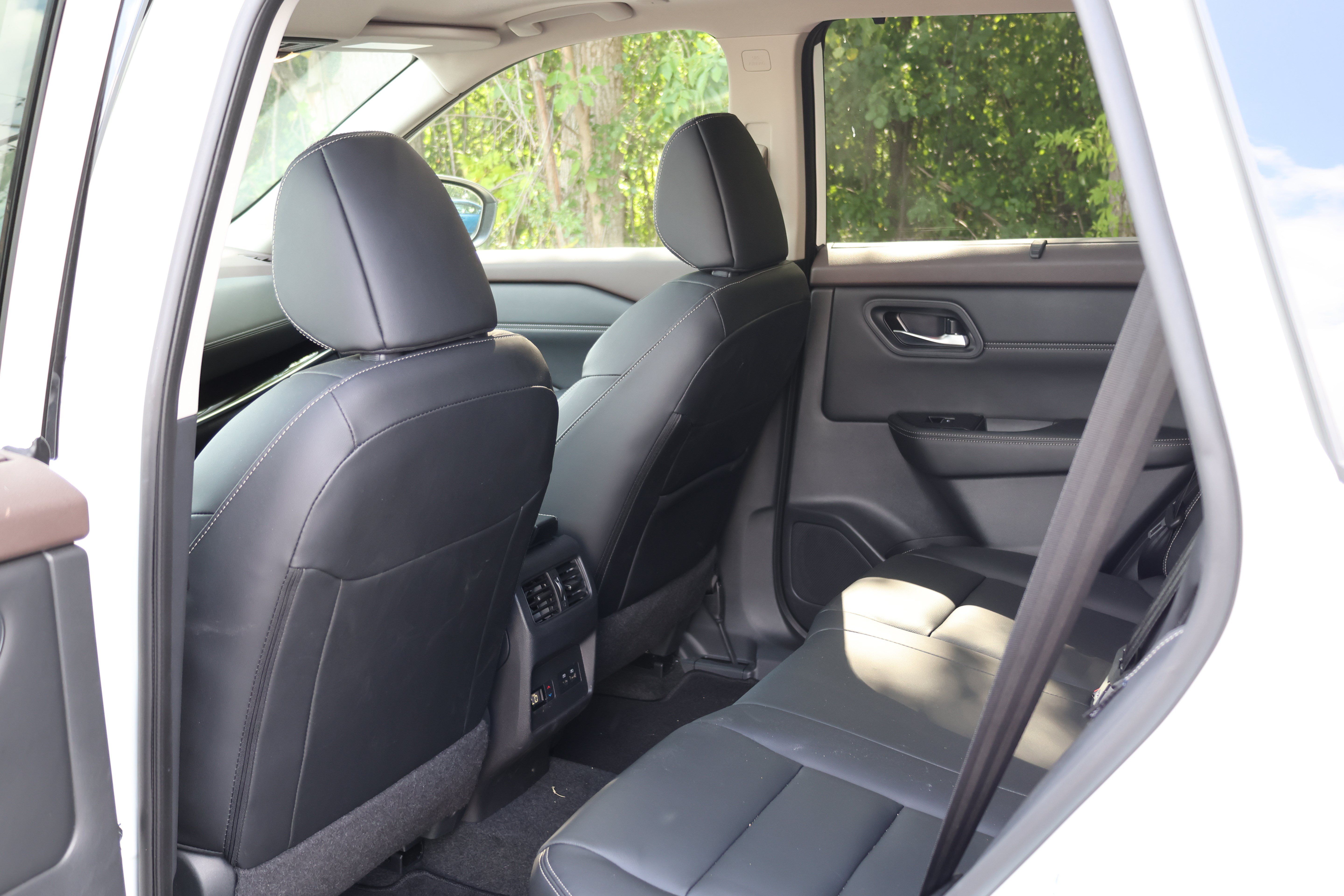 Used 2023 Nissan Rogue SL w/ SL Premium Package AWD/4WD image 14