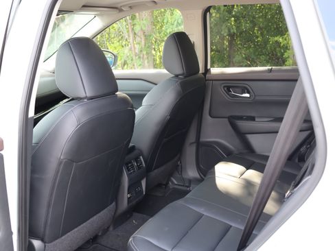 Used 2023 Nissan Rogue SL w/ SL Premium Package AWD/4WD image 14