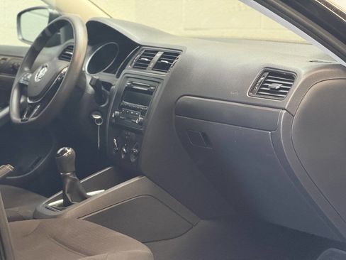 Used 2015 Volkswagen Jetta S FWD image 3