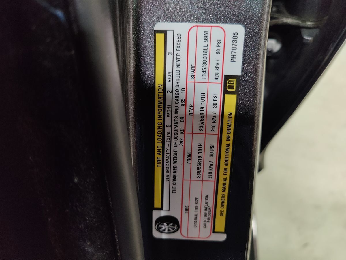 Used 2023 Chrysler 300 Touring L w/ Popular Equipment Group AWD/4WD image 28