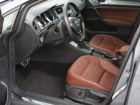 Used 2017 Volkswagen Golf Alltrack SE image 21