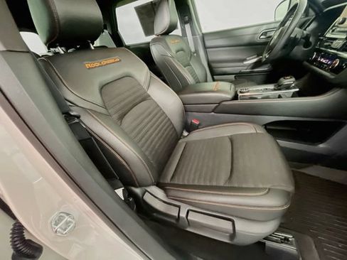 Used 2025 Nissan Pathfinder Rock Creek AWD/4WD image 28