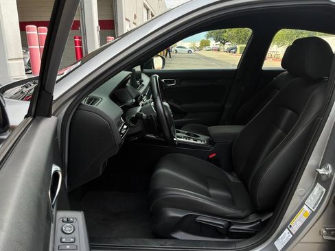Used 2025 Honda Civic Sport image 10
