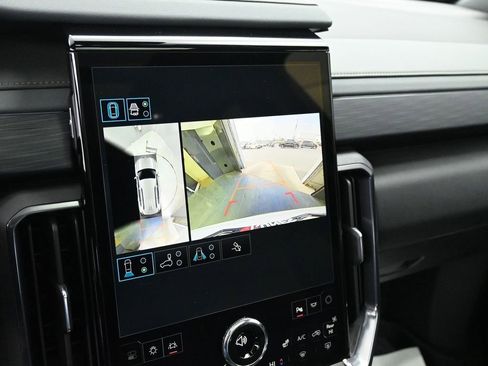 Used 2025 GMC Acadia AT4 w/ Super Cruise Package image 31