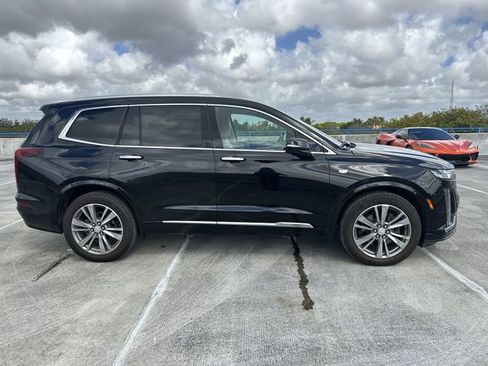 Used 2021 Cadillac XT6 Premium Luxury image 19